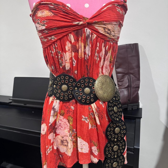 dresses - Picture 2 of 8